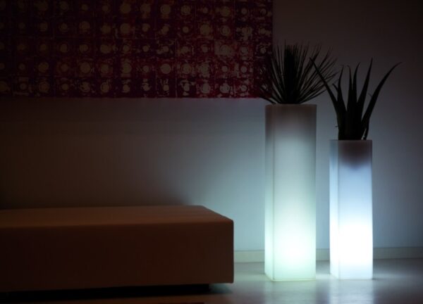 Vondom Plantenbak Torre Cuadrada Wit Verlicht